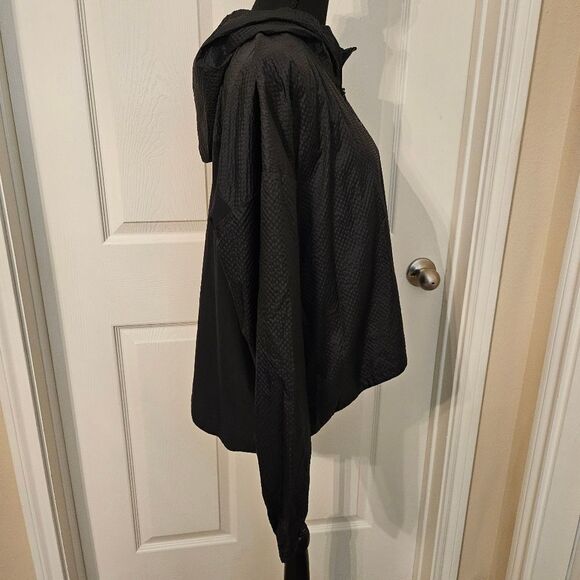 Under Armour black Boxy jacket - Picture 3 of 5